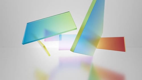 Abstrakter geometrischer Hintergrund von sich drehenden bunten Glasblöcken. 3D-Looping-Animation