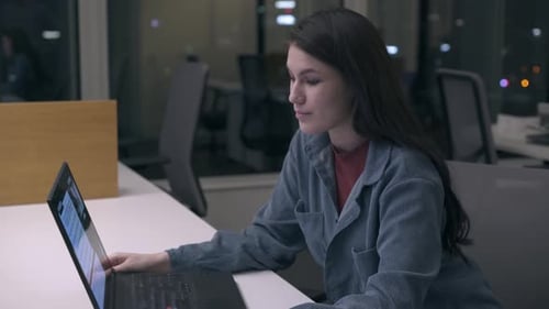 girl studying remotely, holding an online meeting green screen