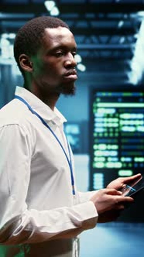 Vertikale Videoserver-Racks zur Bereitstellung von Webinhalten