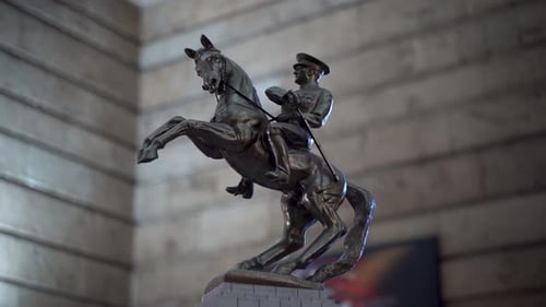 Estátua de Ataturk na loja de souvenirs 4K