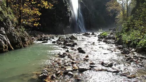 Wasserfall und Fluss