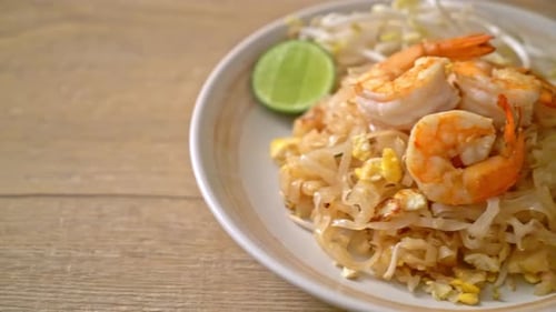 Delicious Pad Thai with Shrimp Close Up