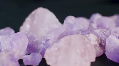 Rohe rosa Amethystkristalle