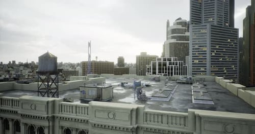 Horizonte urbano con detalles del tanque de agua de los edificios y la azotea al atardecer