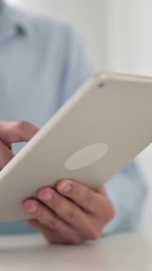 Browsing on Tablet, vertical video