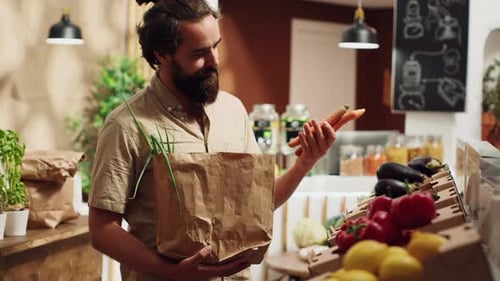 Shop Client Uses Biodegradable Paper Bag