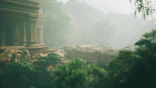 Ancien temple caché dans la jungle luxuriante du Vietnam sous la douce lumière du matin