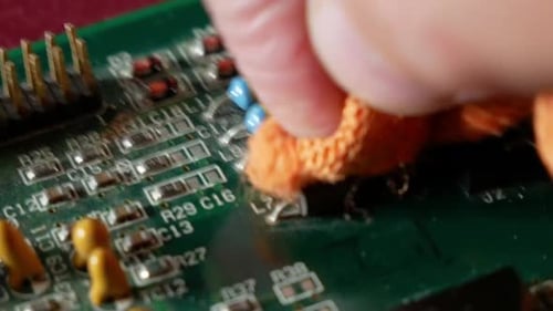 Reinigen und Reparieren von Vintage-Computerhardware — Nahaufnahme