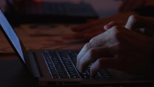 Spätes Arbeiten, Mann, Frau, Hand-Laptop, Büro