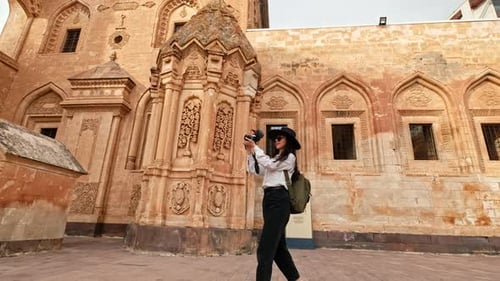 Tourist Vlogging