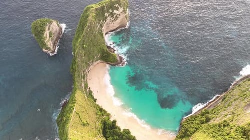 Famous beach in Indonesia - Kelingking Beach.