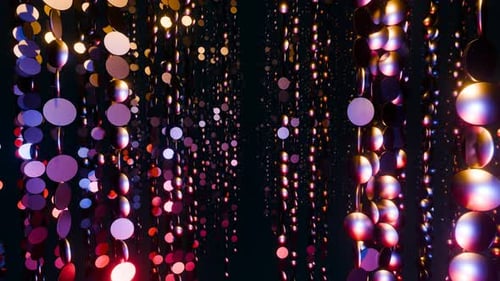 Un tunnel de décorations à suspendre étincelantes dans une boucle sans faille