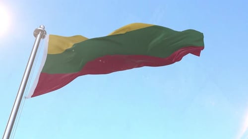 Litauische Flagge weht am Himmel