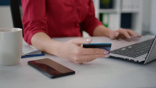 Segurança de compras on-line usando seu cartão de crédito com segurança