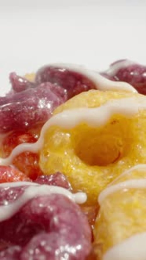 Snack bars of cornflakes in the form of rings, poured with milk cream, white chocolate. Dolly,