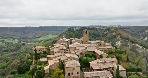 Vue aérienne du paysage urbain de Civita Di Bagnoregio, Italie