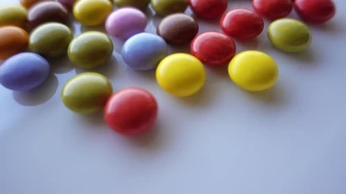Smarties multicolores comme arrière-plan