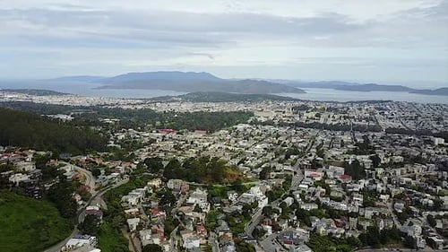 AÉREO - Vista de Twin Peaks de São Francisco, Califórnia, panorâmica ampla à direita
