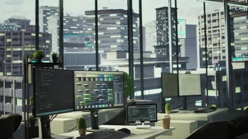 Leeres Büro der IT-Abteilung, das für die Entwicklung von Software für maschinelles Lernen verwendet wird