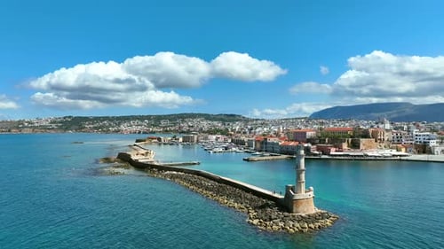 Luftaufnahme des alten venezianischen Hafens von Chania auf der Insel Kreta, Griechenland