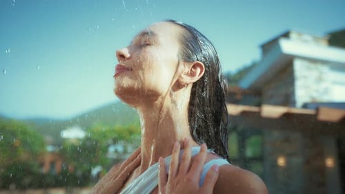 Spa-Like Outdoor Shower Experience in the Wilderness