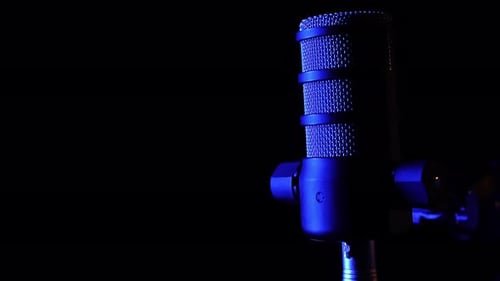 Microphone de studio avec éclairage Jaune et Bleu Théâtral