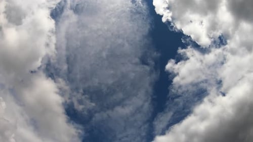 Himmel. Zeitraffer.
Wolken