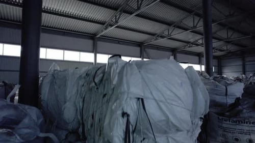 L'espace d'inventaire permet de ranger des sacs remplis de matériaux de construction