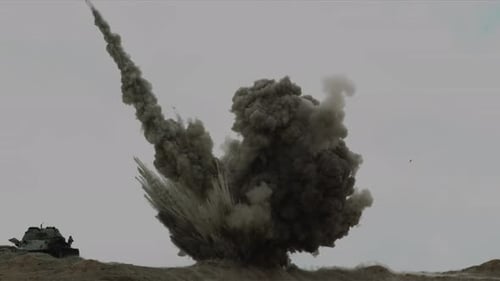 E7S, Explosion de poussière et de gaz enregistrée au super ralenti à 10 mètres de hauteur.