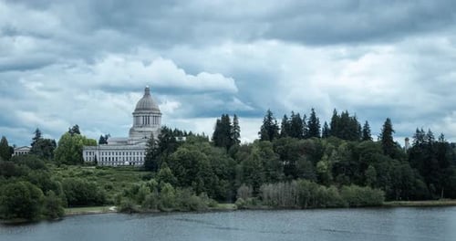 wide shot of Washington State Capitol building