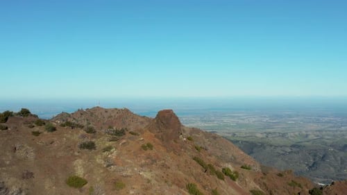 Toma aérea del parque estatal de Mt Diablo que muestra East Bay, Oakley, Antioch, Pittsburg, Bentwood, California