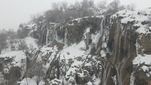 Luftaufnahme des natürlichen Wasserfalls
