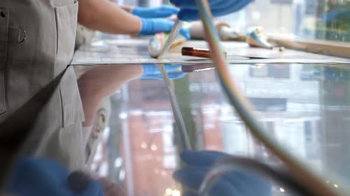 Herstellung von handgefertigten Karamellbonbons Nahaufnahme von langen Bonbons