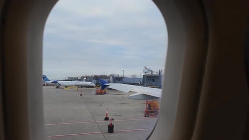 Foto de avião no Aeroporto Internacional de Chicago Move Camera