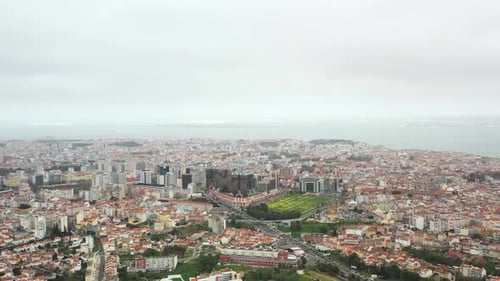 Vista panorámica aérea del centro de Lisboa, Portugal