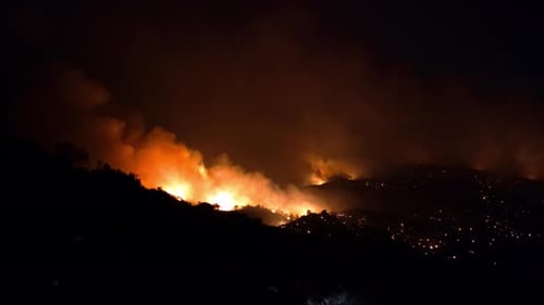 Incendios forestales que duran toda la noche