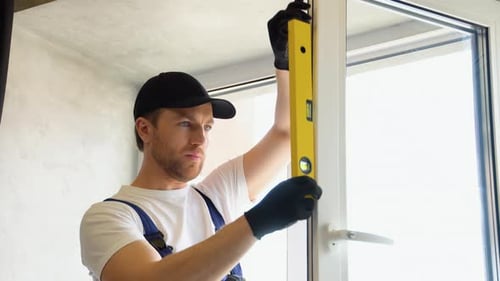 Worker Measures of the Vertical Deviation of Pvc Windows in Apartment
