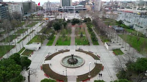 Gezi-Park neben dem Taksim-Platz in Istanbul, Drohnenaufnahme