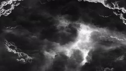 ein Gewitter, das sich in den dicken Wolken bewegt 4K