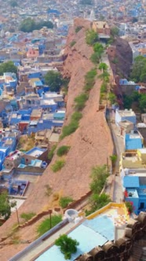 Maisons de Jodhpur, la ville bleue, vue aérienne depuis le fort de Mehrangarh, Rajasthan, Inde, caméra panoramique