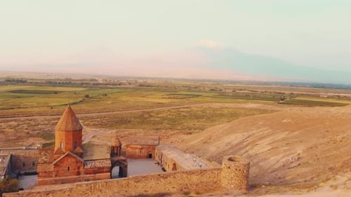 Monastère de Khor Virap avec fond d'Ararat