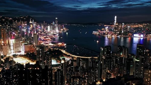 Luftbild der Skyline von Hongkong, Panorama, Zeitraffer bei Nacht