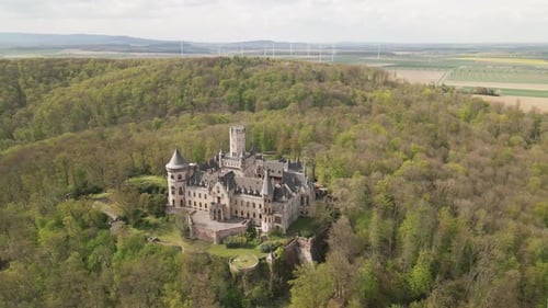 Vue du château de Marienburg, un château néo-gothique en Basse-Saxe, Allemagne