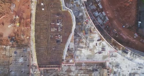 Reducir la imagen desde arriba hacia abajo de la construcción de edificios en Porto Alegre
