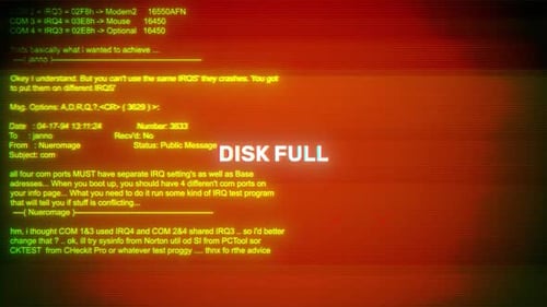 Disque plein en cas de piratage et message d'erreur Message d'écran numérique sur les écrans d'ordinateur