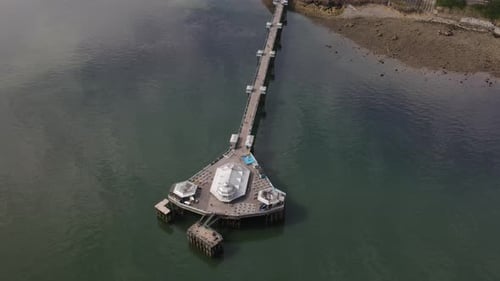 Vue aérienne de la jetée de Llandudno à Llandudno, au Royaume-Uni.