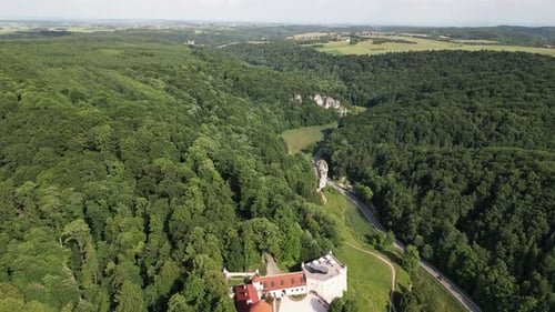 Maczuga Herkulesa (Hercules Stack) et Pieskowa Skala (Little Dog's Rock), Pologne