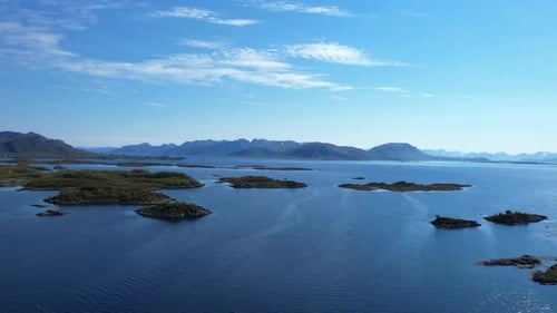 Mountain Lake Escapes: uma visão geral de serenidade e aventura 4K