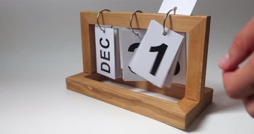 Wooden Calendar Changing to December 31st