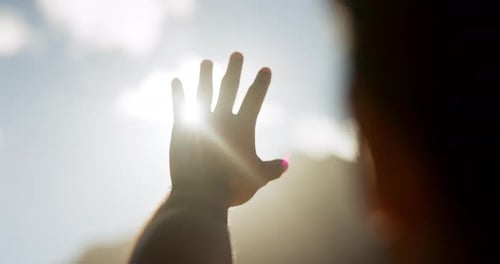 Sonnenschein, Hand- und Blendschutz bei Personen im Freien für Sichtschutz, Lichtreflexe und Reisen im Urlaub
